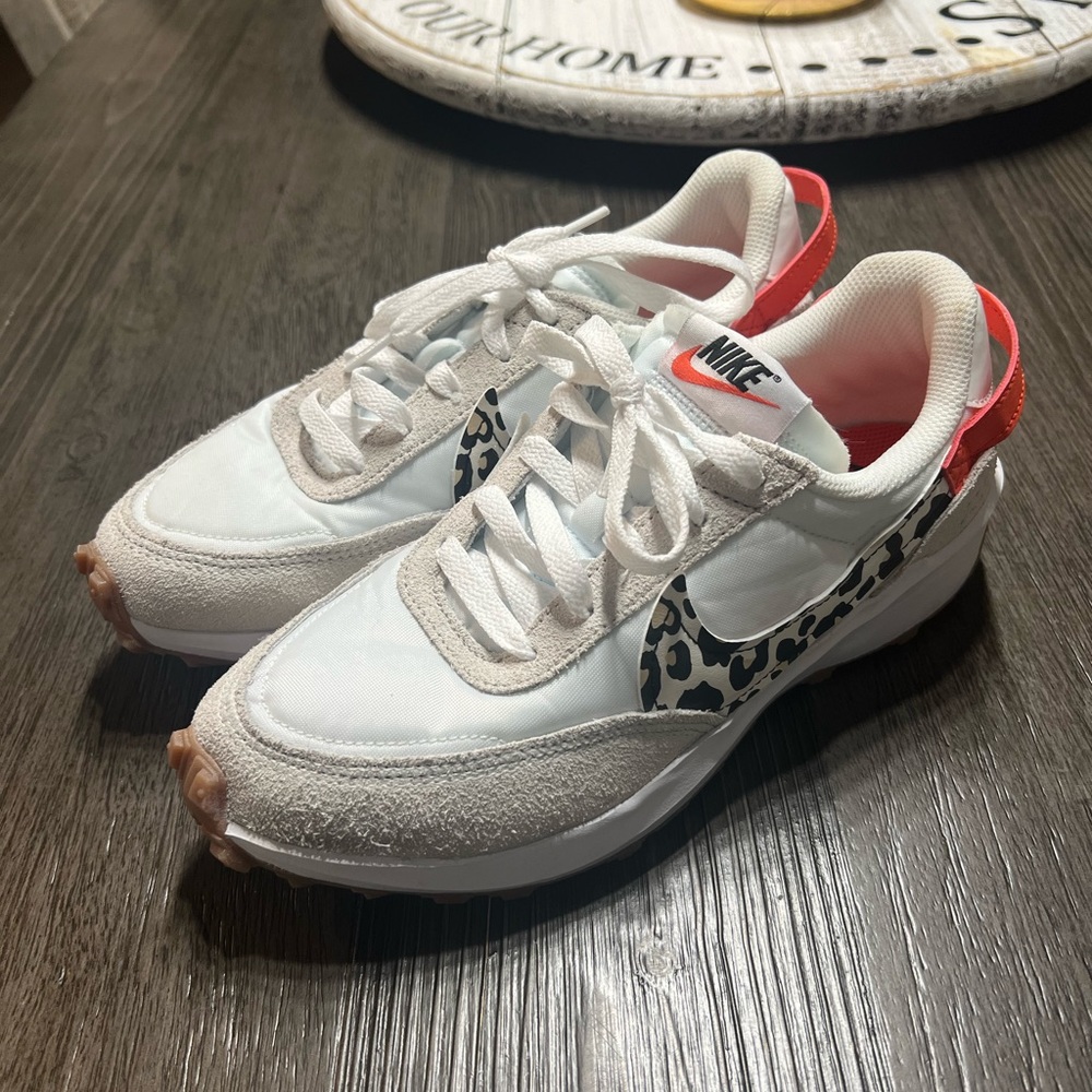 Women’s Nike Waffle Debut